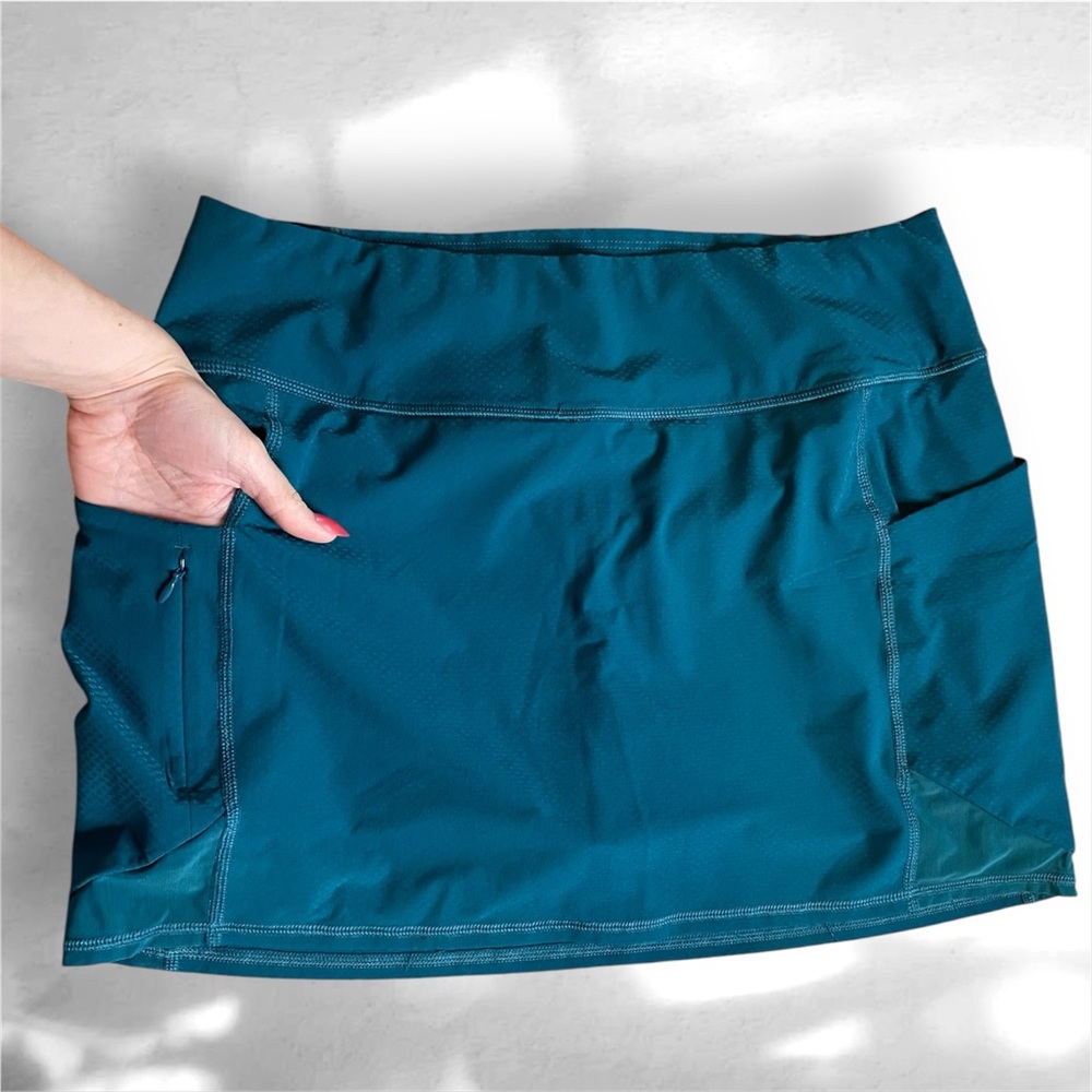 Athleta Teal Athletic Skort Built-In Shorts Zip Pocket Size M - Picture 5 of 6
